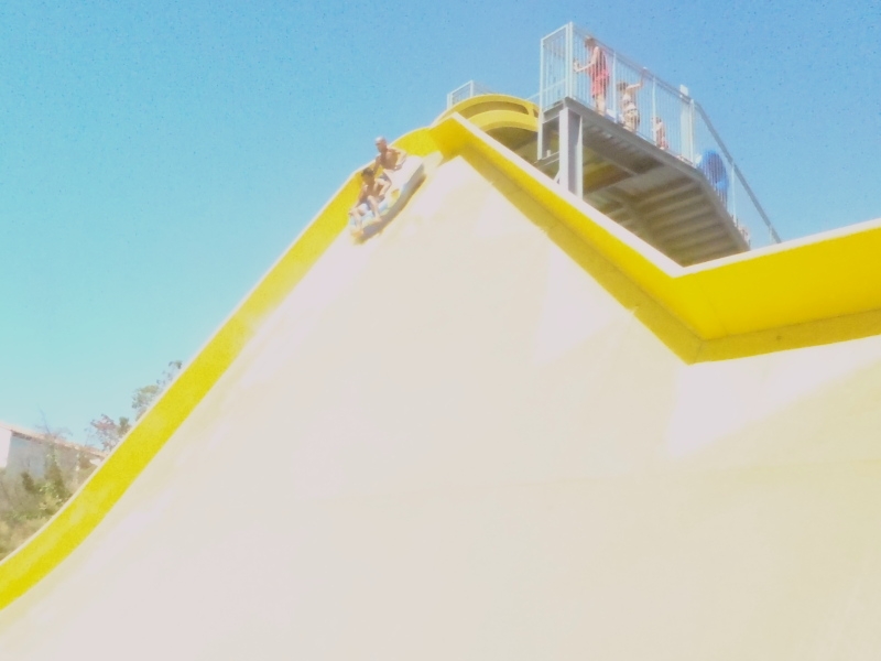 Village Camps International Summer Camp Ard&egrave;che, France 2019-07-26 https://www.villagecamps.com/journals_admin/images/73-10-Launching from the Wave.jpg